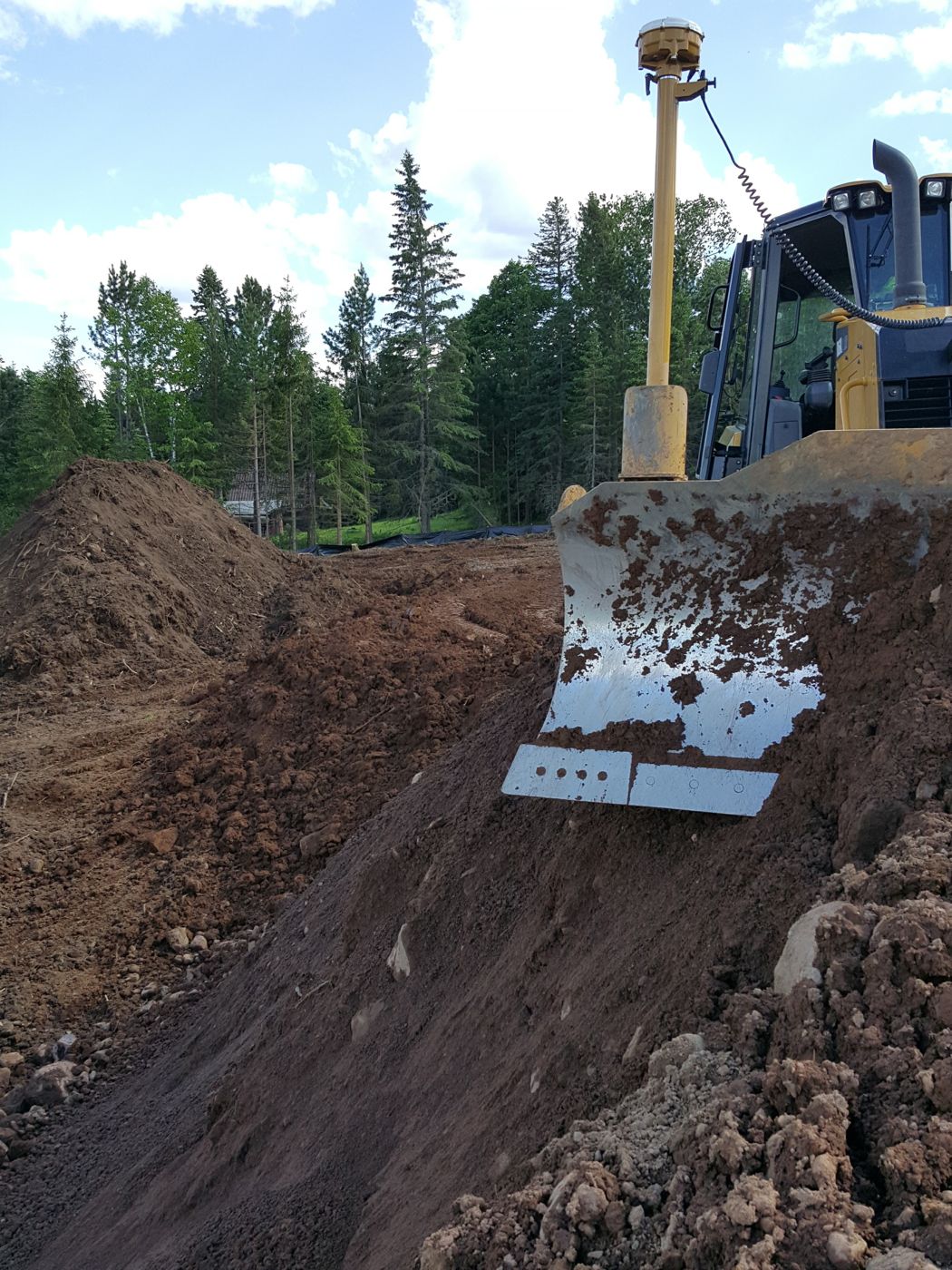 GPS machine control — office-to-field data delivery